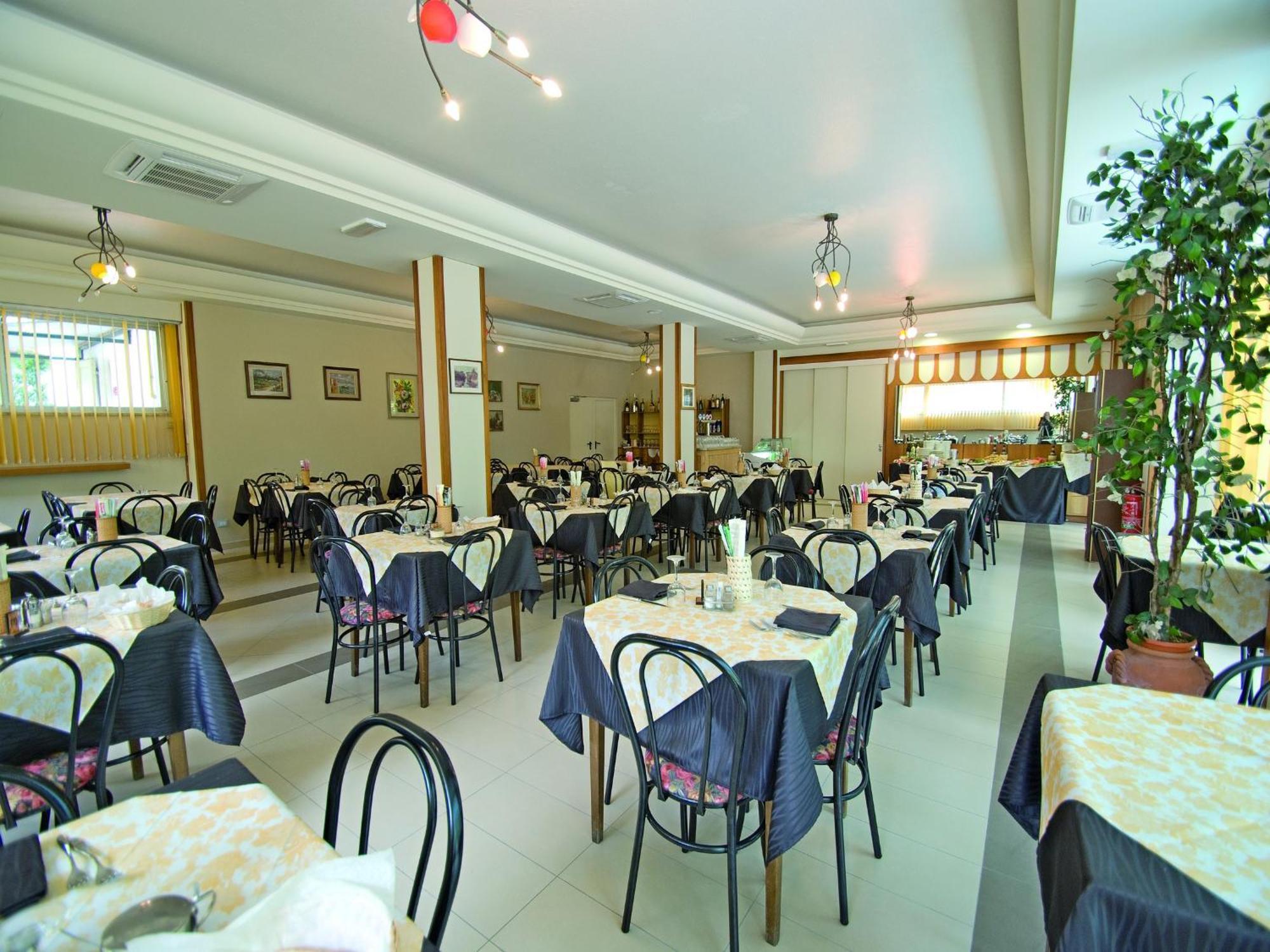 Hotel Solaria Marina Romea Εξωτερικό φωτογραφία